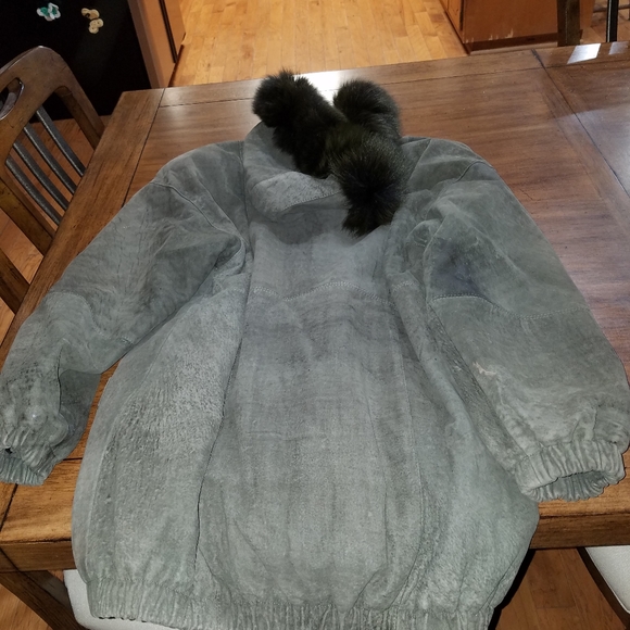 Coat - Picture 2 of 2